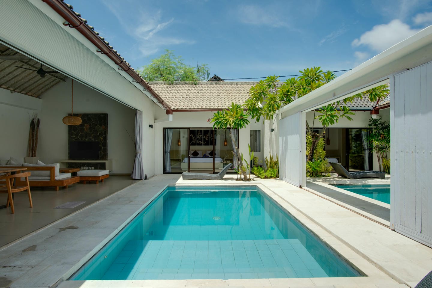 READY NOW 2 BEDROOM VILLA FOR SALE LEASEHOLD IN SEMINYAK BE-2048 